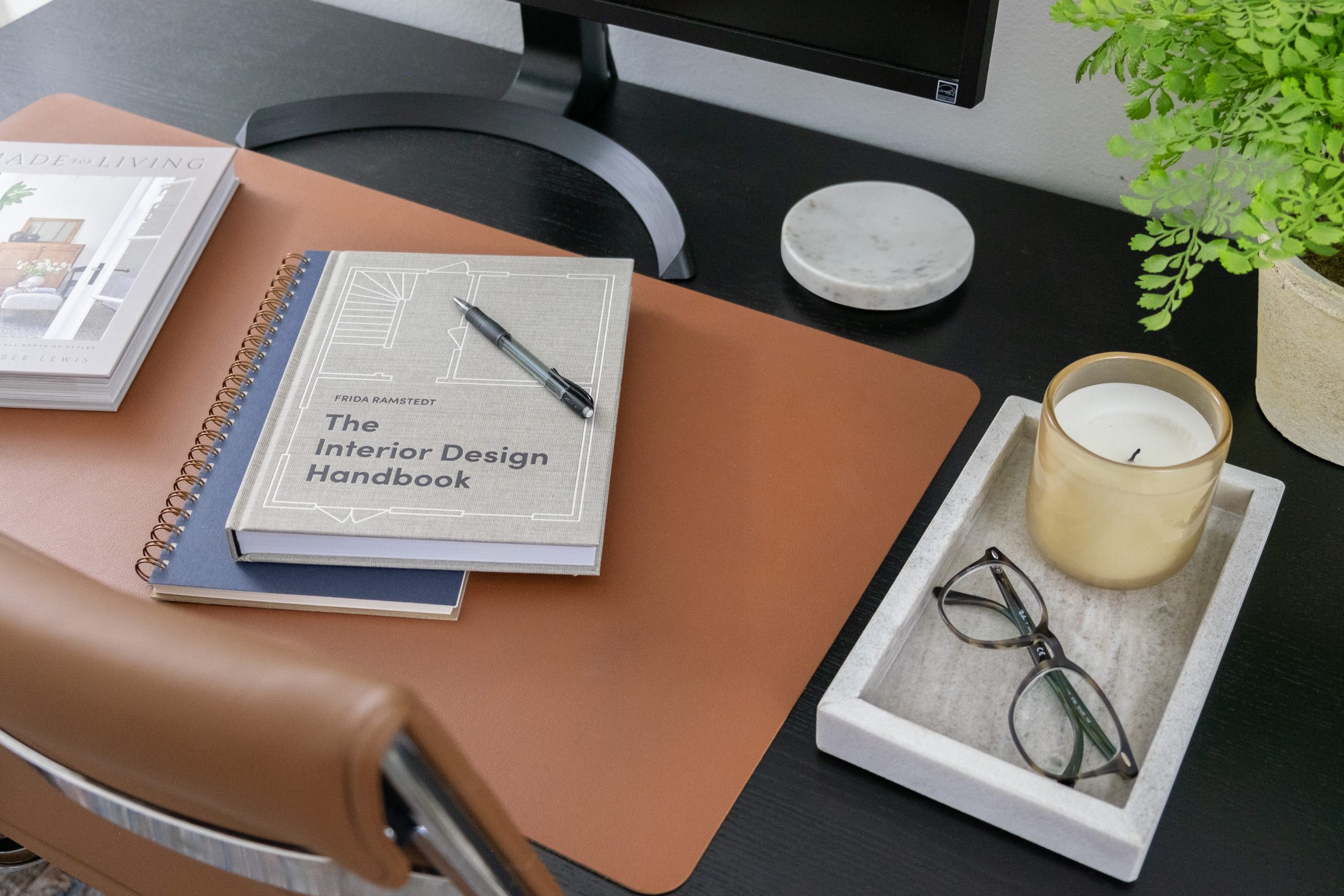 desk styling modern office